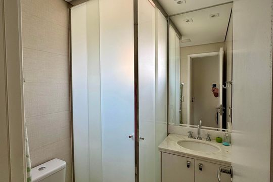 Banheiro de apartamento à venda com 4 quartos, 244m² em Água Branca, São Paulo