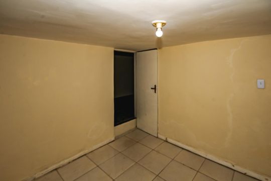 Quarto 2 de casa para alugar com 2 quartos, 120m² em Planalto, Belo Horizonte
