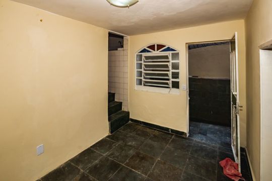 Casa para alugar com 2 quartos, 120m² em Planalto, Belo Horizonte