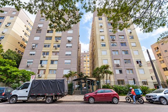 Fachada de apartamento para alugar com 1 quarto, 41m² em Santana, Porto Alegre