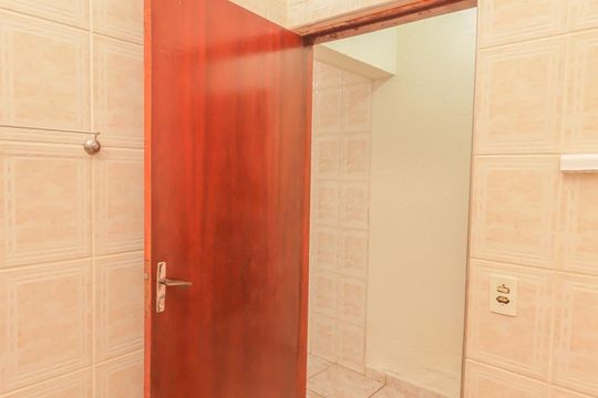 Banheiro 1 de casa à venda com 3 quartos, 190m² em Bairro do Poste, Jundiaí