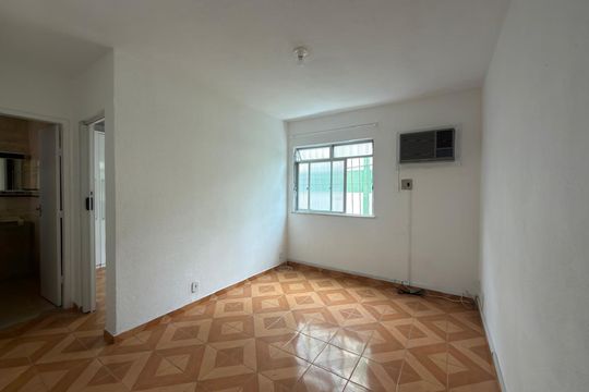 Sala de apartamento para alugar com 1 quarto, 60m² em Portuguesa, Rio de Janeiro