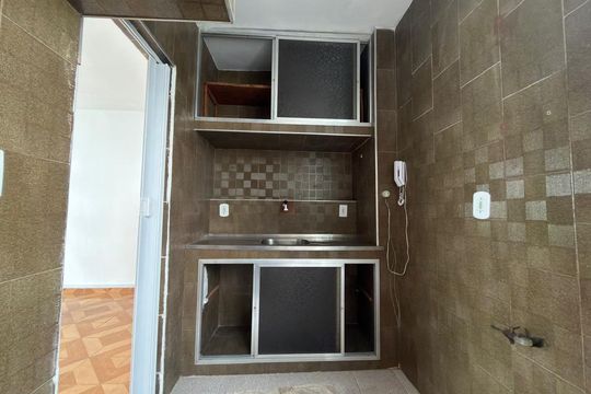 Cozinha de apartamento para alugar com 1 quarto, 60m² em Portuguesa, Rio de Janeiro