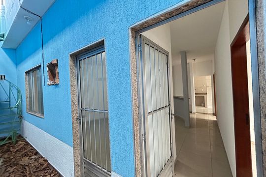 Fachada de casa para alugar com 2 quartos, 100m² em Ricardo de Albuquerque, Rio de Janeiro