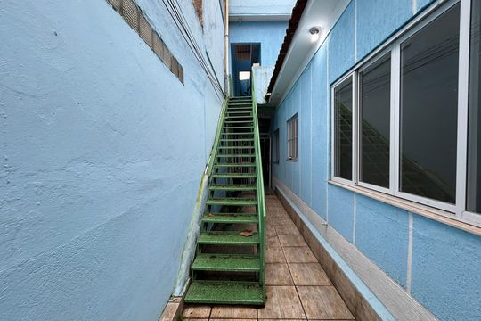 Escada de acesso de casa para alugar com 2 quartos, 100m² em Ricardo de Albuquerque, Rio de Janeiro