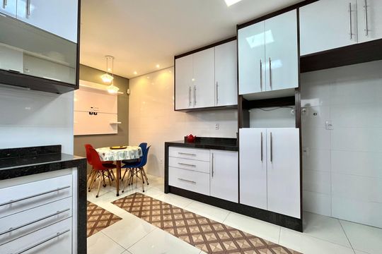 Cozinha de casa à venda com 3 quartos, 225m² em Vila do Bosque, São Paulo