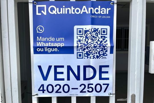 Plaquinha instalada  de casa à venda com 3 quartos, 225m² em Vila do Bosque, São Paulo