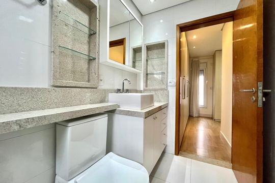 Banheiro da Suíte de casa à venda com 3 quartos, 225m² em Vila do Bosque, São Paulo