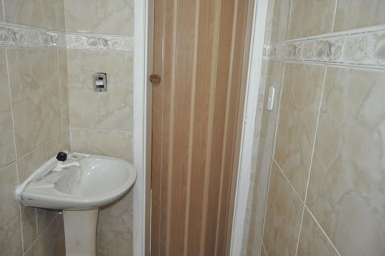 Banheiro de apartamento para alugar com 1 quarto, 48m² em Abolição, Rio de Janeiro