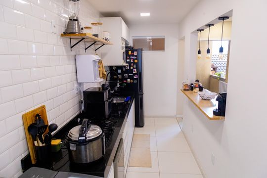 Cozinha de casa de condomínio para alugar com 3 quartos, 160m² em Taquara, Rio de Janeiro