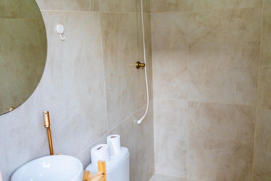 Banheiro 2 de casa de condomínio para alugar com 3 quartos, 160m² em Taquara, Rio de Janeiro