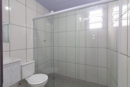 Banheiro de casa para alugar com 2 quartos, 90m² em Jardim Santana, São Paulo