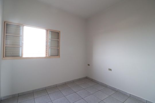 Quarto 1 de casa para alugar com 3 quartos, 60m² em Tibery, Uberlândia