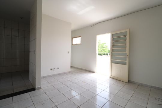 Sala de casa para alugar com 3 quartos, 60m² em Tibery, Uberlândia