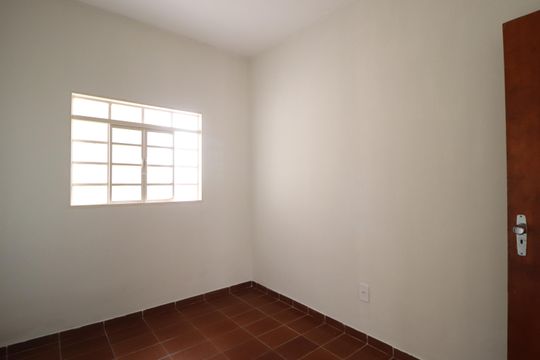 Quarto 1 de casa para alugar com 3 quartos, 89m² em Santa Mônica, Uberlândia