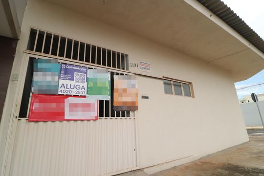 Fachada de casa para alugar com 3 quartos, 60m² em Santa Mônica, Uberlândia