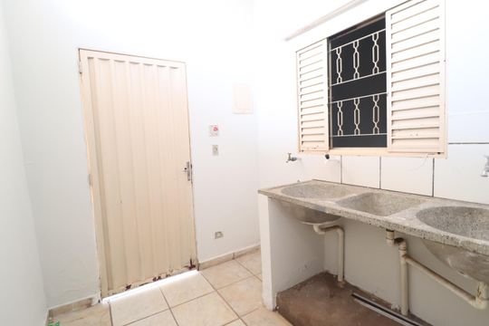 Área de Serviço de casa para alugar com 3 quartos, 60m² em Santa Mônica, Uberlândia
