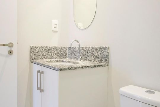 Banheiro de apartamento para alugar com 2 quartos, 56m² em Cerâmica, São Caetano do Sul