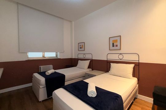 Quarto de apartamento à venda com 2 quartos, 83m² em Leblon, Rio de Janeiro