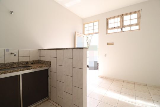 Cozinha de casa para alugar com 1 quarto, 40m² em Tibery, Uberlândia