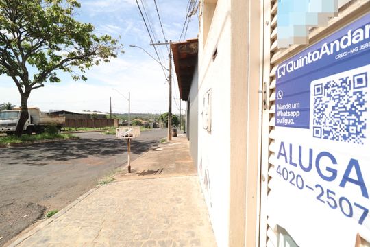 Plaquinha de casa para alugar com 1 quarto, 40m² em Tibery, Uberlândia