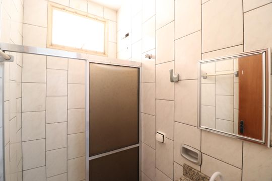 Banheiro de casa para alugar com 1 quarto, 40m² em Tibery, Uberlândia