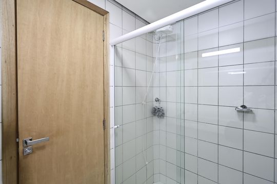 Banheiro de apartamento para alugar com 3 quartos, 80m² em Vila Príncipe de Gales, Santo André