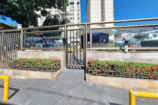 Fachada de apartamento à venda com 2 quartos, 53m² em Santa Rosa, Niterói