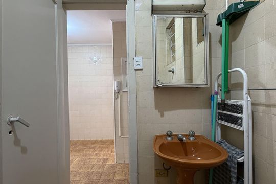 Banheiro de apartamento para alugar com 2 quartos, 53m² em Boqueirão, Santos