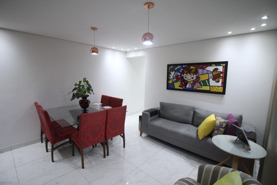 Sala de apartamento à venda com 2 quartos, 60m² em Diamante, Belo Horizonte