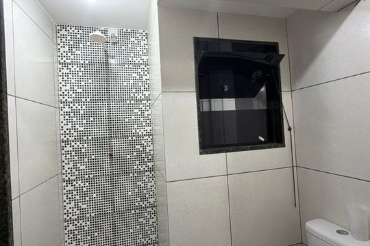 Banheiro de casa para alugar com 2 quartos, 75m² em Centro, Duque de Caxias