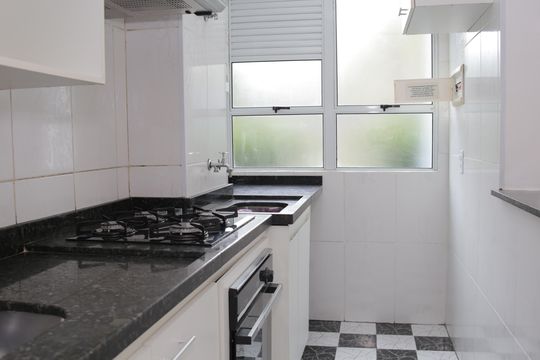 Cozinha de apartamento à venda com 2 quartos, 49m² em Vila Zefira, São Paulo