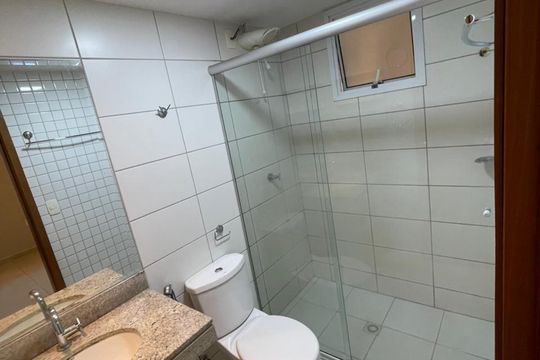 Suíte Banheiro de apartamento para alugar com 3 quartos, 96m² em Jardim Atlântico, Goiânia
