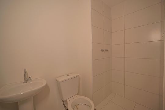 Banheiro de apartamento à venda com 2 quartos, 43m² em Vila Silvia, São Paulo