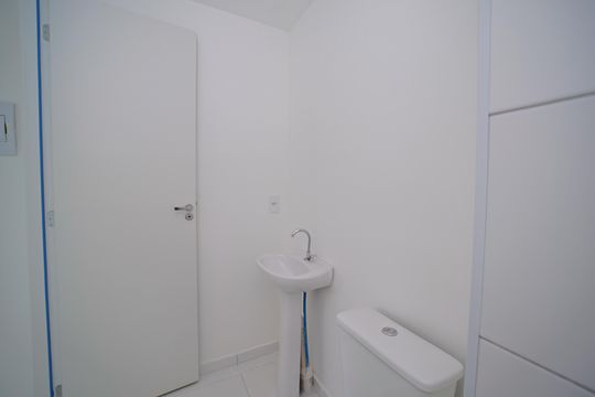 Banheiro de apartamento à venda com 2 quartos, 43m² em Vila Silvia, São Paulo