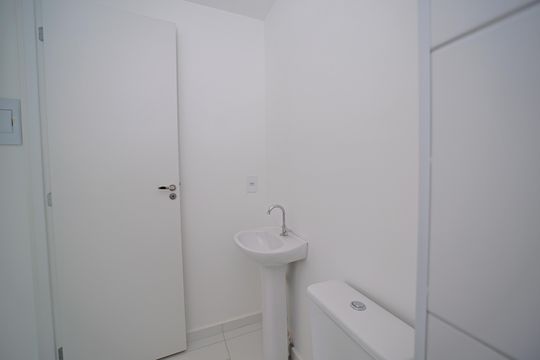 Banheiro de apartamento à venda com 2 quartos, 43m² em Vila Silvia, São Paulo