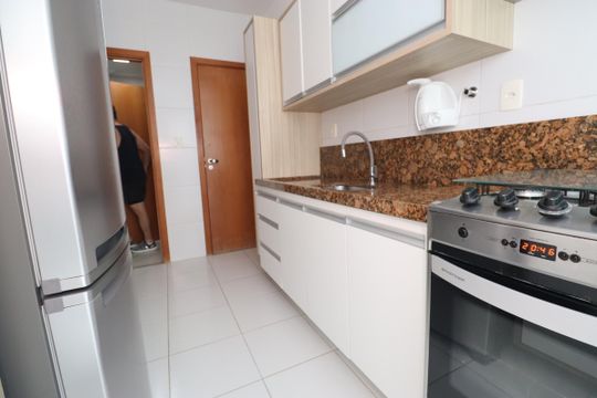 Cozinha de apartamento para alugar com 3 quartos, 107m² em Pituba, Salvador