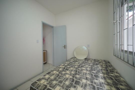 Quarto  de kitnet/studio para alugar com 1 quarto, 35m² em Capoeiras, Florianópolis