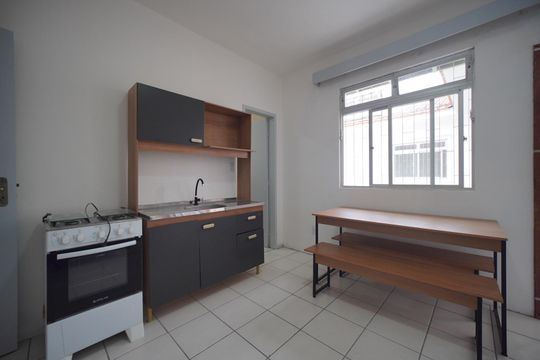 Sala/Cozinha de kitnet/studio para alugar com 1 quarto, 35m² em Capoeiras, Florianópolis
