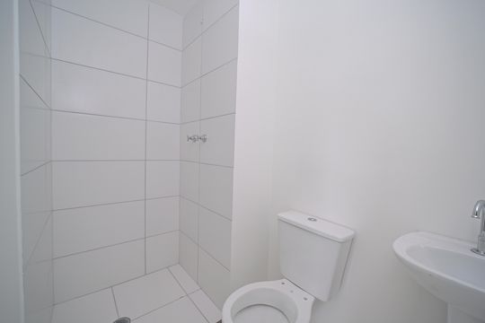 Banheiro de apartamento à venda com 2 quartos, 43m² em Vila Silvia, São Paulo