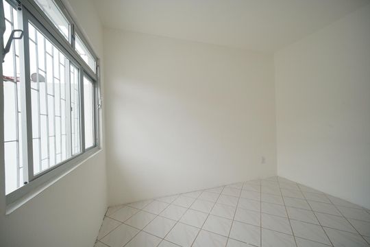 Quarto  de kitnet/studio para alugar com 1 quarto, 35m² em Capoeiras, Florianópolis