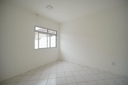 Quarto  de kitnet/studio para alugar com 1 quarto, 35m² em Capoeiras, Florianópolis
