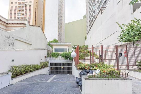 Fachada de apartamento para alugar com 1 quarto, 40m² em Aclimação, São Paulo