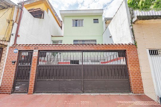 Fachada de casa para alugar com 1 quarto, 35m² em Jardim Maria Estela, São Paulo
