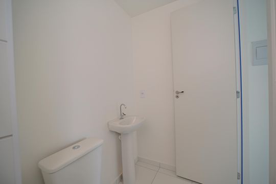 Banheiro de apartamento à venda com 2 quartos, 43m² em Vila Silvia, São Paulo