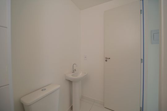Banheiro de apartamento à venda com 2 quartos, 43m² em Vila Silvia, São Paulo