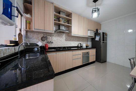 Cozinha e Área de Serviço de casa à venda com 3 quartos, 80m² em Vila Silvia, São Paulo