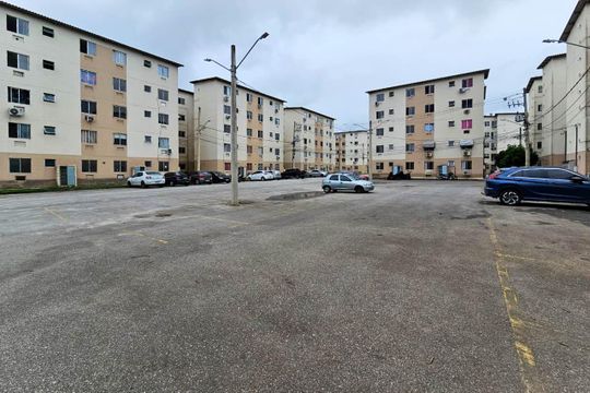 Garagem de apartamento para alugar com 2 quartos, 50m² em Paciência, Rio de Janeiro