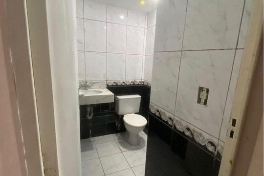 Banheiro de apartamento à venda com 1 quarto, 54m² em Jardim Etelvina, São Paulo