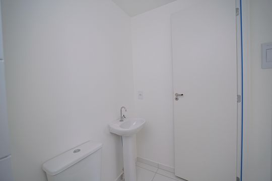 Banheiro de apartamento à venda com 2 quartos, 43m² em Vila Silvia, São Paulo